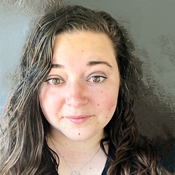 Meet your Posher, Kate - Picture 2 of 6